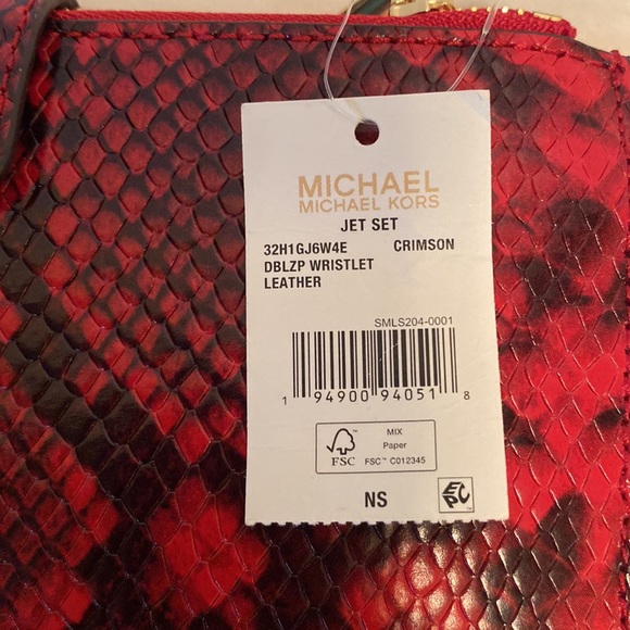 Brand New Michael Kors Leather Wristlet - Picture 5 of 5